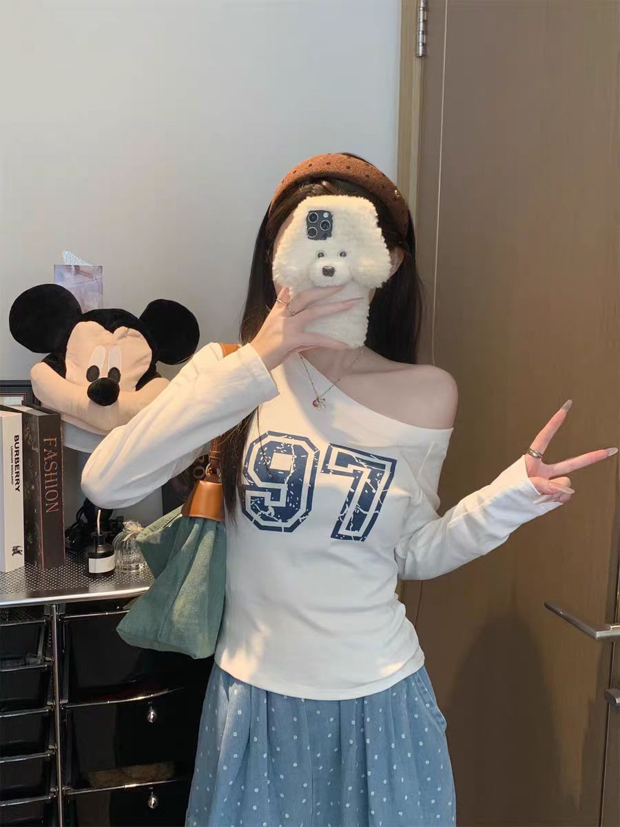 Chic Printed Long Sleeve T-Shirt for Women, Slim Fit, High Neck Design